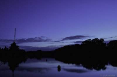 La tombée de la nuit sur l'étang l'Evêque